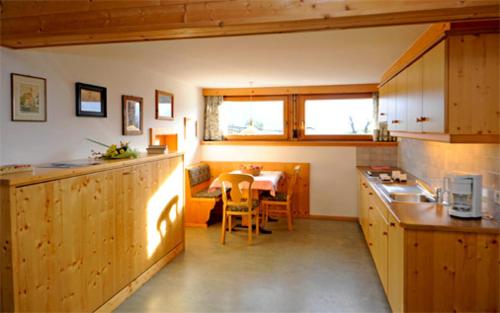 Apartment with Mountain View