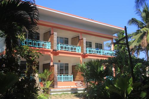Exterior view, Mountain Reef Beach Resort in Tanote Bay
