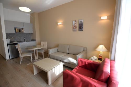 Nest 1 Hotel - image 3