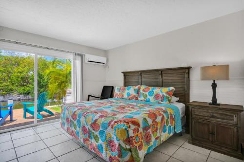 Guestroom, Coconut Cay Resort in Marathon (FL)
