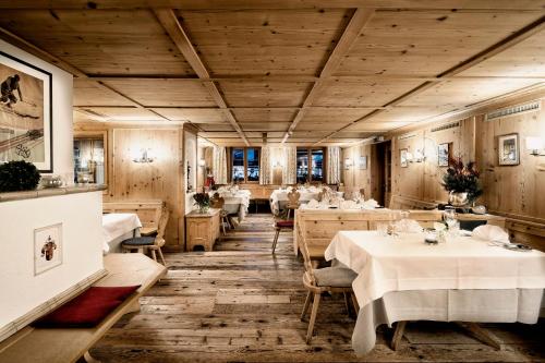 Étterem, Hotel Tannbergerhof im Zentrum von Lech in Lech Városközpont