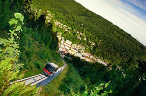 Ferienwohnung am Enzufer mit Balkon in Bad Wildbad im Schwarzwald