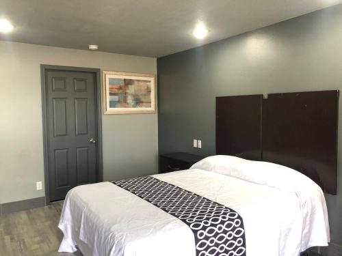 Budget Inn Valparaiso/Niceville @ Eglin AFB & Destin-FWB Airport - Photo 2
