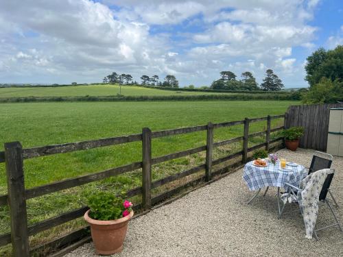 Palmers Lodge - image 8