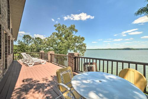 3000 Sq Ft A-Frame Home on Kentucky Lake with Dock! - image 10