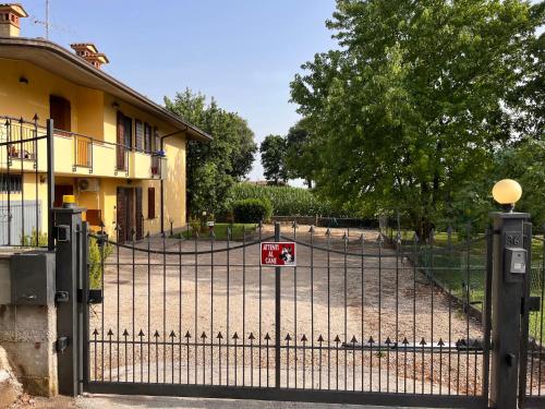 Paola House, Lonato