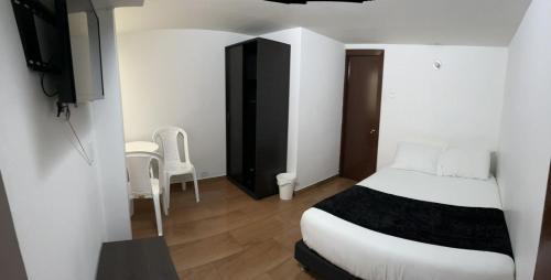 HOTEL EMBASSY STAR - image 4