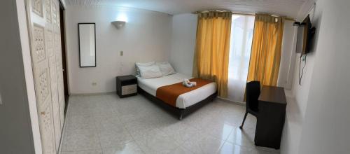 Standard Double Room image 10