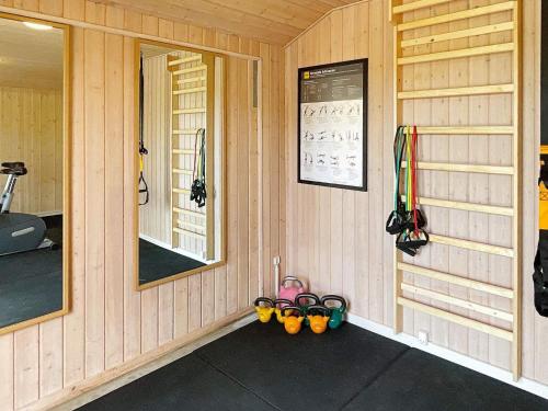 Four-Bedroom Holiday home in Blåvand 28 - image 3