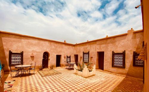 레스토랑, Auberge Kasbah Des Dunes in 메르주가