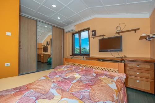 Two-Bedroom Apartment image 10