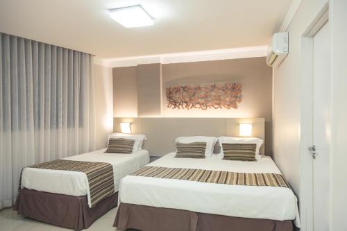 1 double bed, 1 twin bed