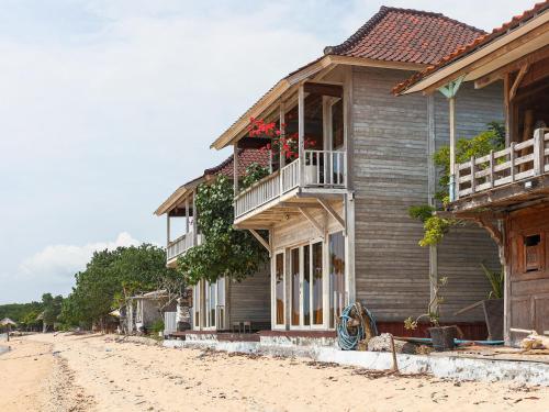 Lembo Lagoon Bungalows