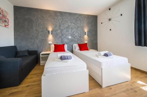 Split Central Luxury Studios