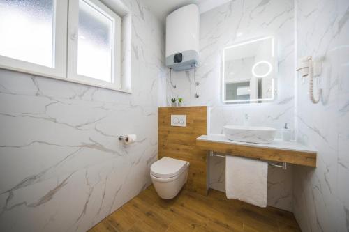 Split Central Luxury Studios