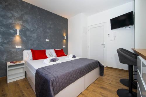 Split Central Luxury Studios