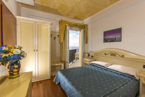 Hotel Mondial - image 4