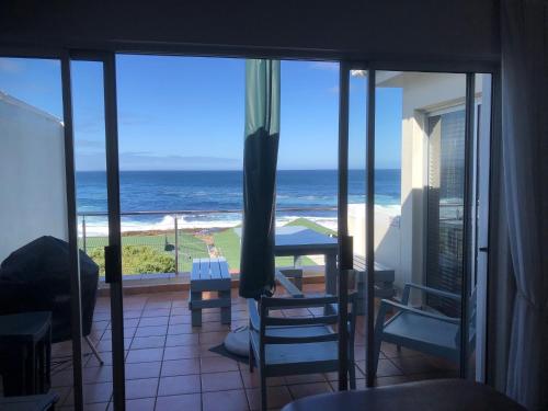 Whale Rock Estate Hermanus sea view apartment in Hermanus