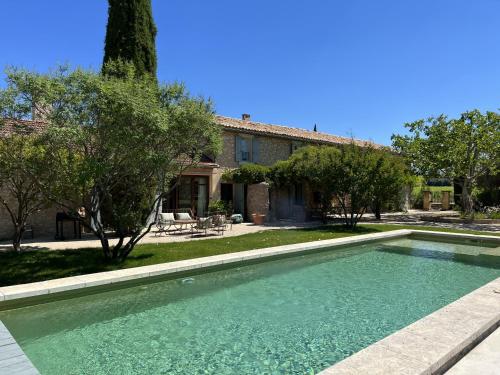 MAS OCRIA havre de paix a Roussillon gîte à louer Clavaillan