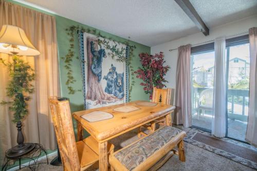 Lakeside Condo - image 12