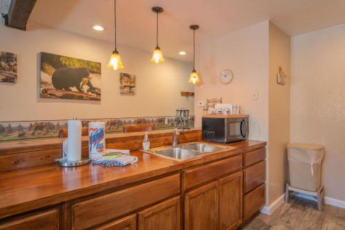 Lakeside Condo - image 14