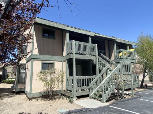 Lakeside Condo - main image