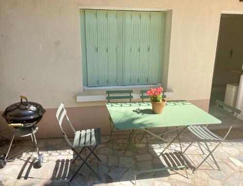 Gîte Le Palmier - Perfectly located cosy studio with private garden