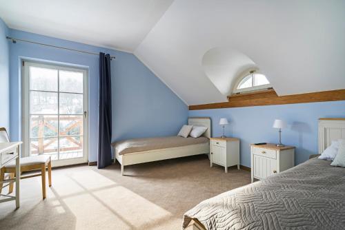 2 twin beds