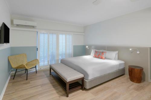 One-Bedroom Apartment image 4
