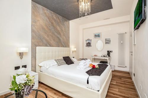 Double Room with Private Bathroom image 3