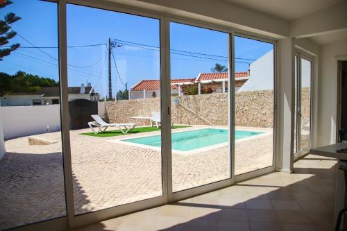 Countryside House in Ericeira - 5 min from Beach, with Salt Water Pool & BBQ