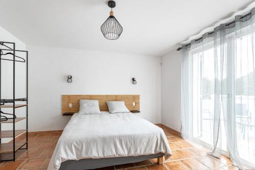 Villa Signo - Piscine privée (Villa Signo - Piscine privee) in Син