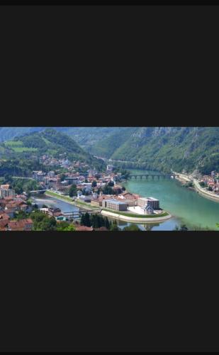 Rzav Višegrad centar (Rzav Visegrad centar) in Вішеград