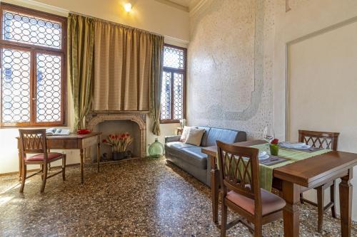 One-Bedroom Apartment image 10