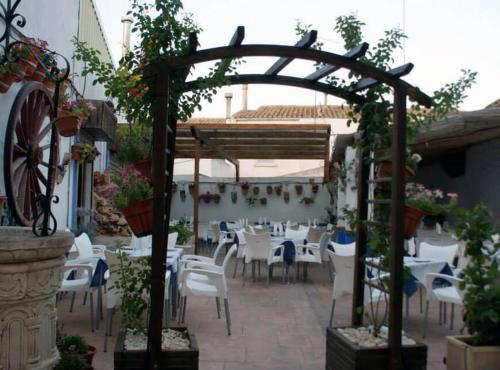 Pohled zvenku, Hostal Los Amigos in La Roda