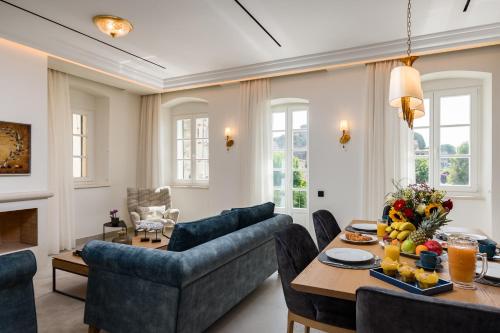 2 bedrooms, 3 beds