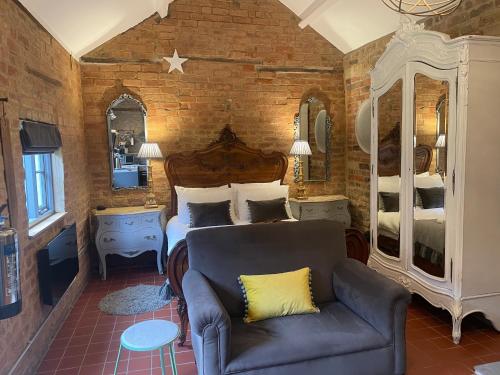 Topiary Barn - Stylish Accommodation in Rutland - Apartment - Uppingham