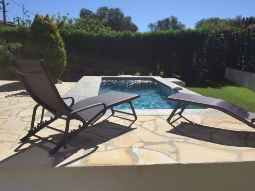 Swimming pool, Villa L'Adret et sa piscine in Antibes