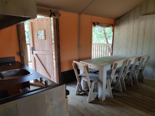 TEIRABOA BASE CAMP 5