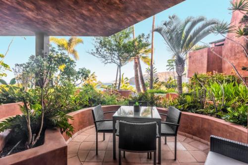 Alzaro 0-5 DELUXE SEA VIEW 2B