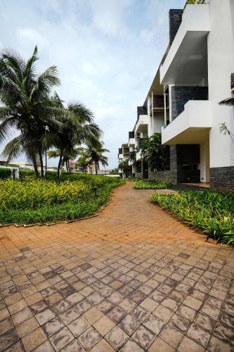 St Jacinto Island Villa By JadeCaps- Bay View and Infinity Pool Near Goa Airport