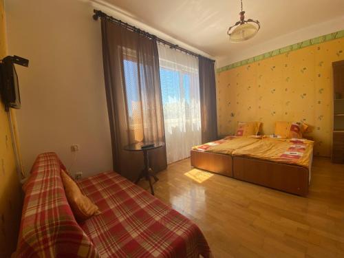 2 twin beds