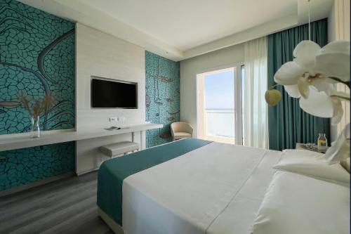 Superior Double Room with Balcony and Sea View Beach Package