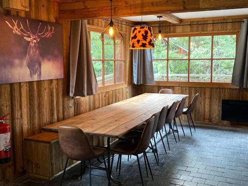 Chalet 6 chambres avec jacuzzi et parking, La Tania - FR-1-513-72 - Location, gîte - Courchevel