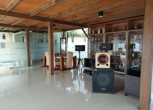 The Kulawi Villa & Resort – Puncak, PA