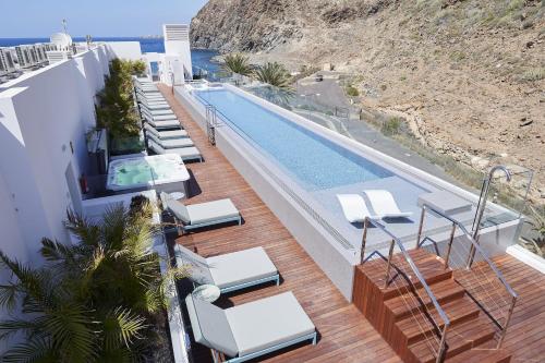 Infinity 0-3 LUXE PARTIAL SEA VIEW 2B - image 3