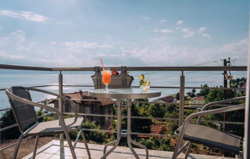 VILA PUPA , Elešec (VILA PUPA , Elesec) in Elshani