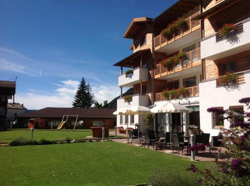 Residence Nele - Accommodation - Ziano di Fiemme