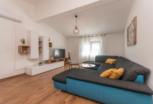 Poolincluded - Holiday Home Maslina in Donji Lepuri