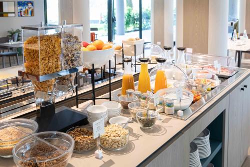 Holiday Inn Milan Linate Airport - image 2